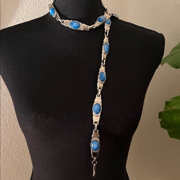 ESCADA Women’s Silver Tone Iridescent Blue Stone Chain Link Belt Made in Spain E main image 10